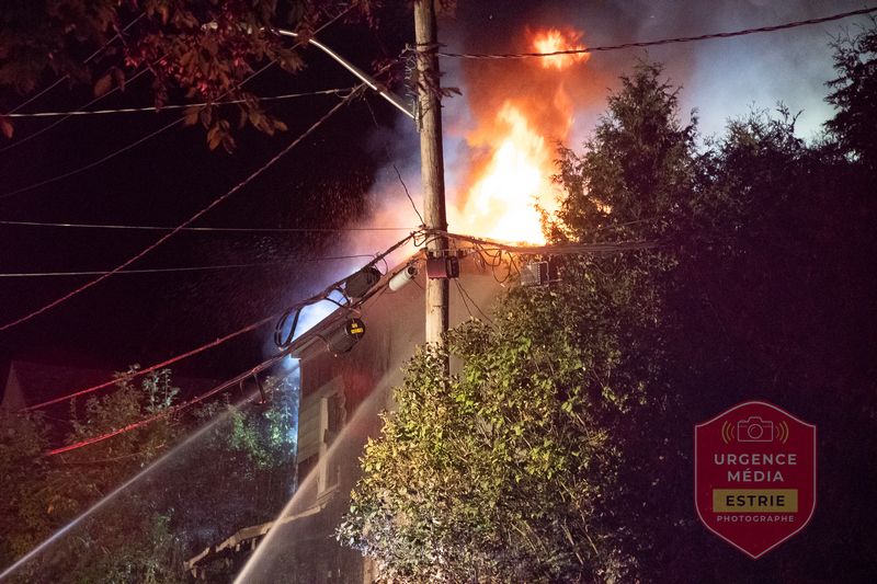 Agressions, incendie suspect et intervention spécialisée : retour sur la fin de semaine à Sherbrooke